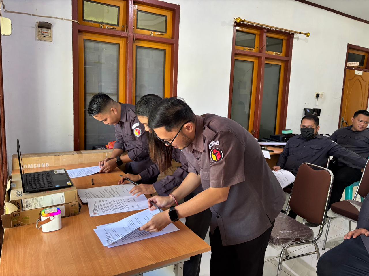 Bawaslu Sitaro Ikuti Penandatanganan Pakta Integritas dan Perjanjian Kinerja 2026