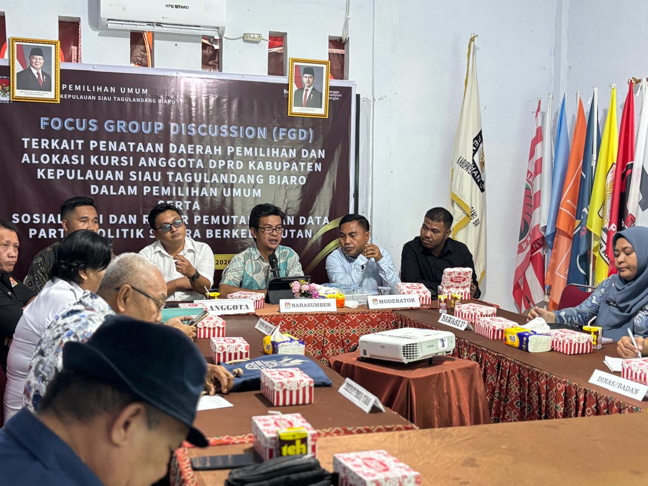 Dalam FGD KPU, Bawaslu Sitaro paparkan evaluasi, prinsip dan tantangan penataan dapil