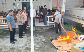 Bawaslu Sitaro Hadiri Pemusnahan Logistik Eks Pemilu 2024 di KPU